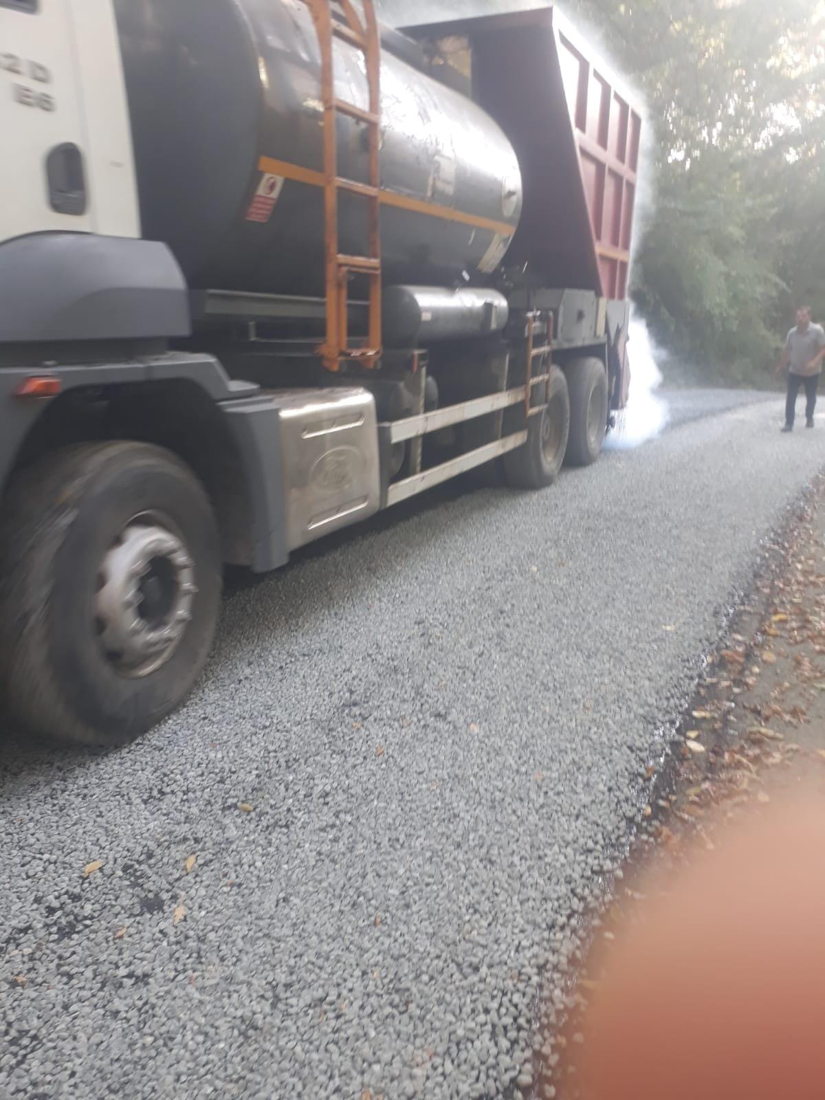 Zonguldak İl Özel İdaresi ekiplerimiz Devrek İlçemiz Oğuzhan Köyü 1,2 km sathi asfalt kaplama işini tamamladı.